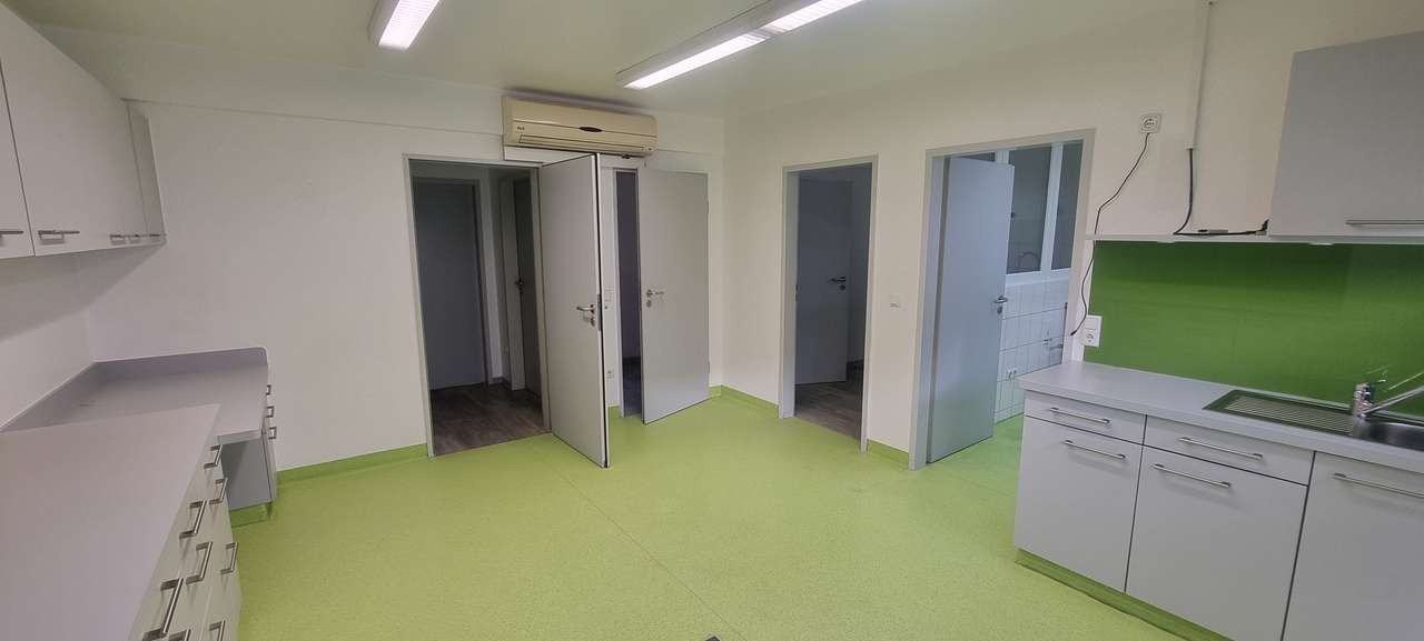 Hannencenter Korschenbroich- Praxis oder Büro, beides ist hier möglich..