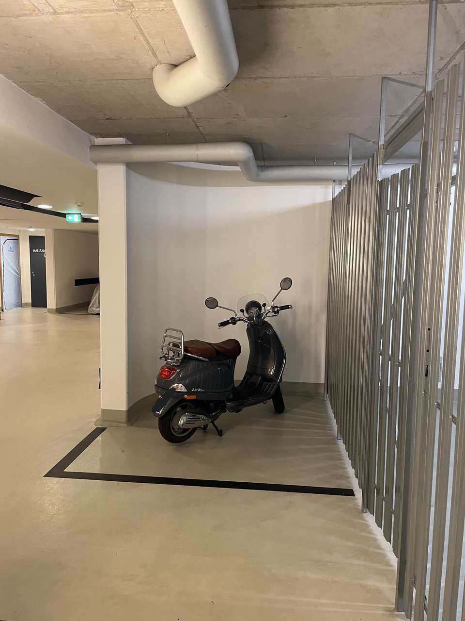 TG Motorrad Stellplatz in Mitte zu verkaufen