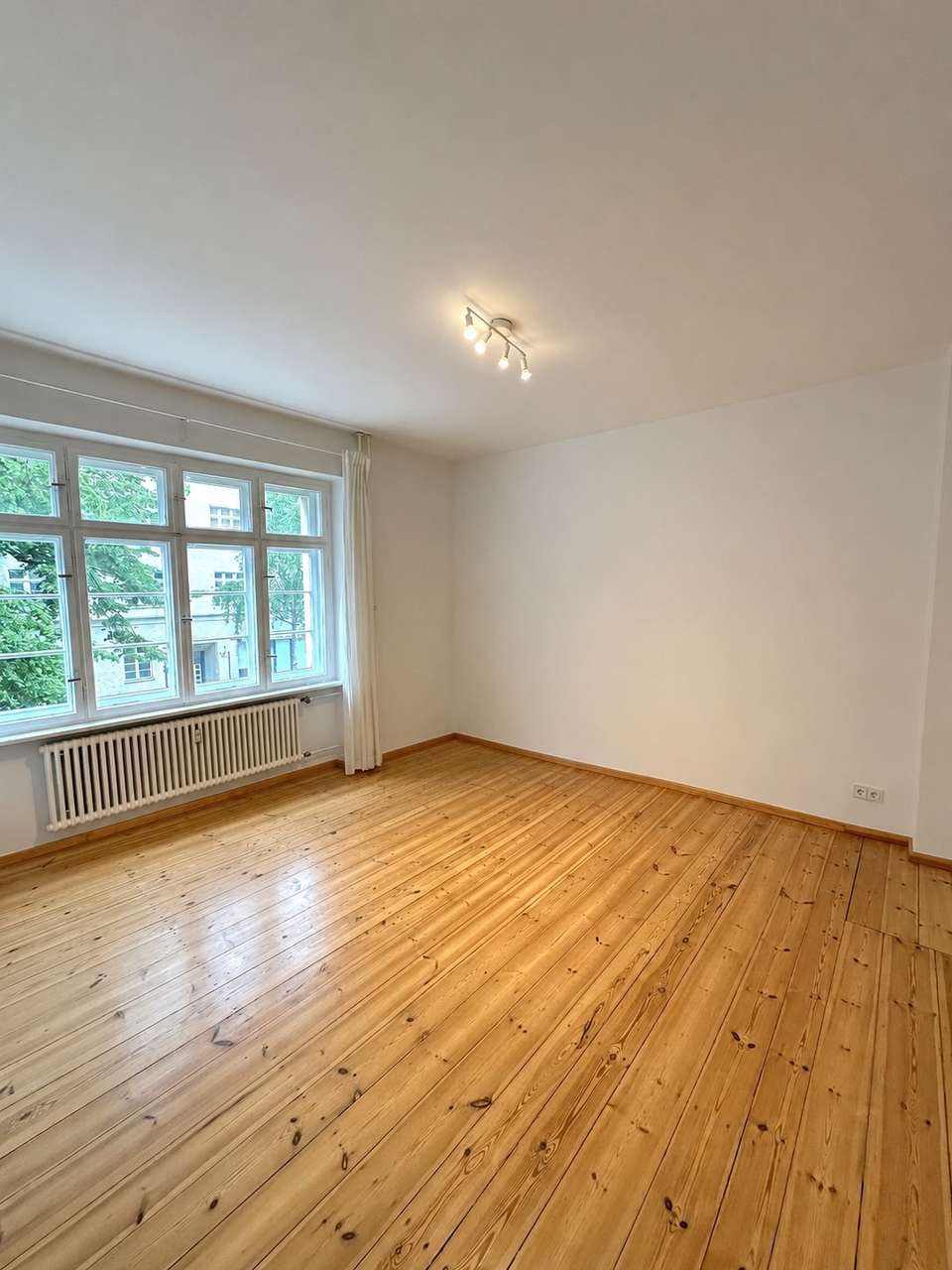 Frei  & Toplage Nähe Schloss Charlottenburg -2 Zi. ETW zu Verkaufen