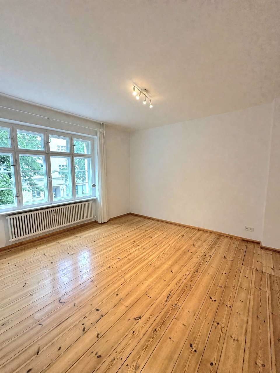 Frei  & Toplage Nähe Schloss Charlottenburg -2 Zi. ETW zu Verkaufen
