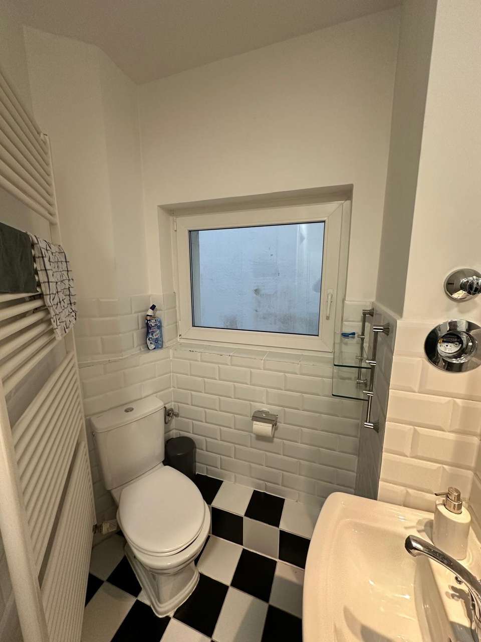 Gäste WC im UG Gäste WC im UG
