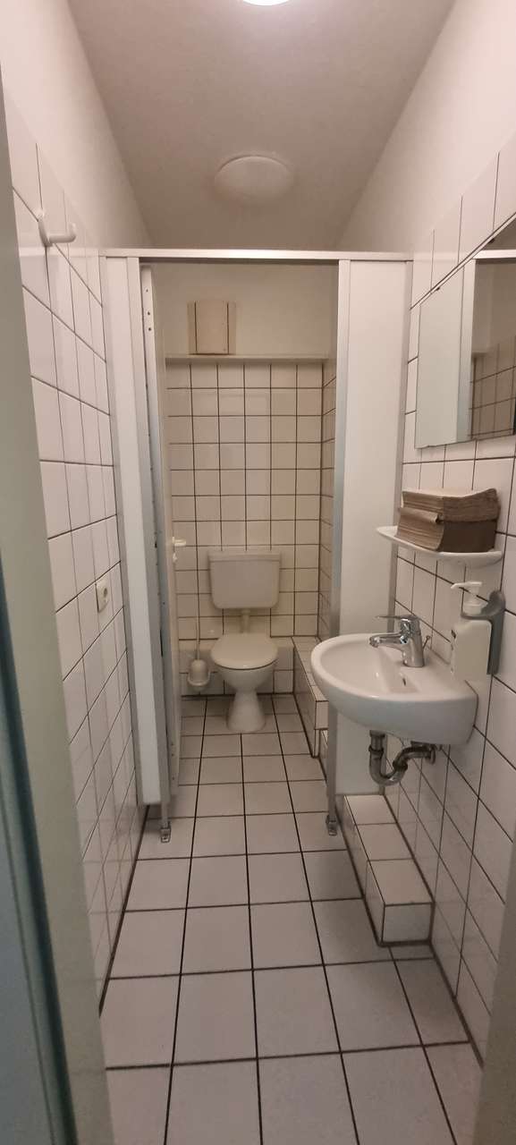 2. WC Innenliegend am Ruheraum 2. WC Innenliegend am Ruheraum